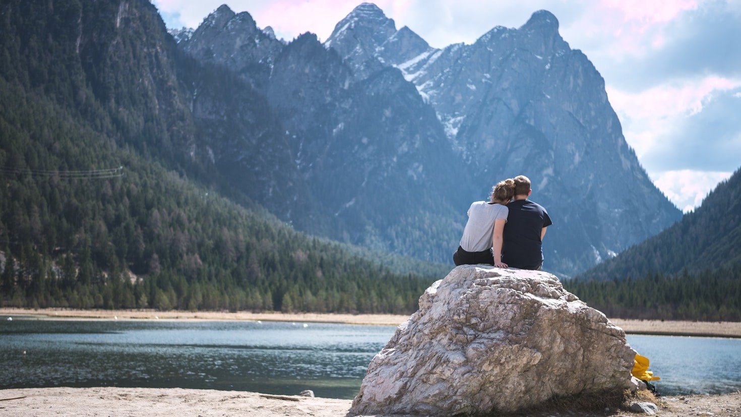 How to Plan the Ideal Couples Retreat